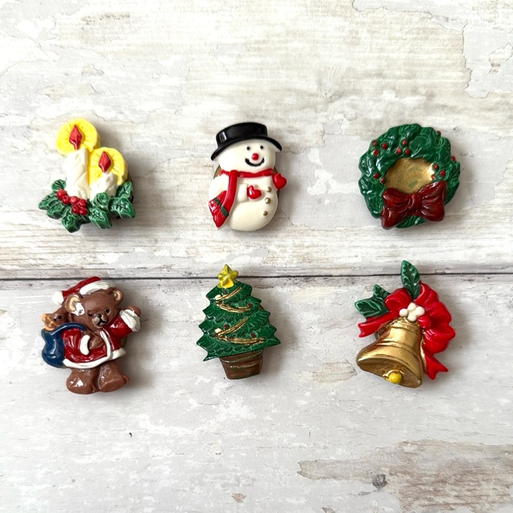 Christmas Holiday Cheer Button Covers Pins Clothing Brooches Set of 6